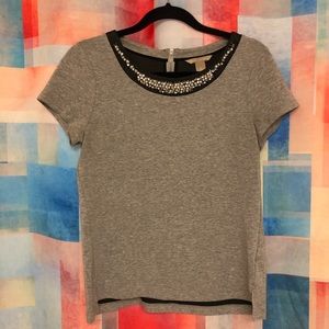 Grey shirt sleeve shirt with gem detail